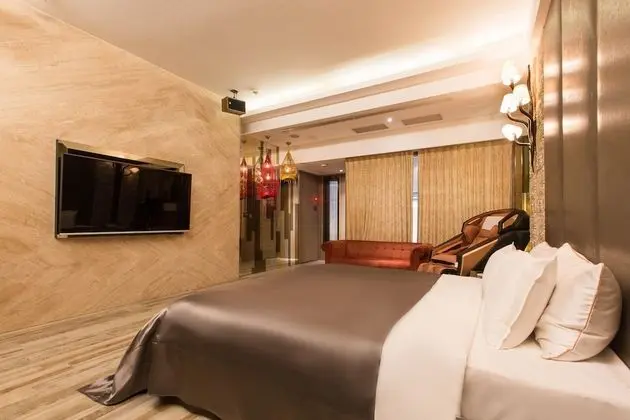 Luxury Tek Büyük Yataklı Oda