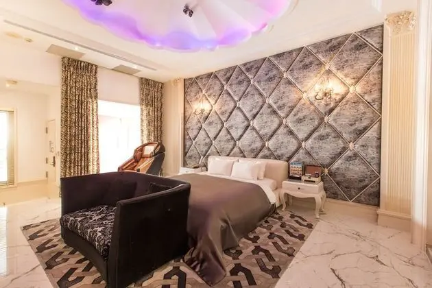 Luxury Tek Büyük Yataklı Oda