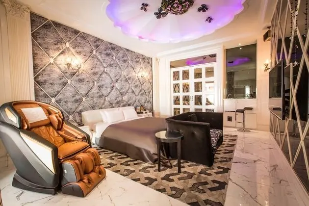 Luxury Tek Büyük Yataklı Oda