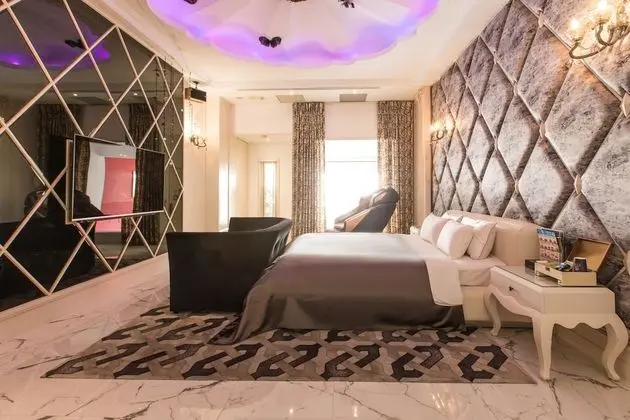 Luxury Tek Büyük Yataklı Oda