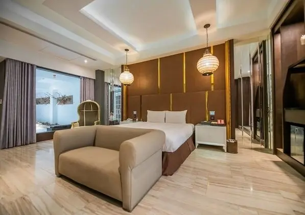 Luxury Tek Büyük Yataklı Oda