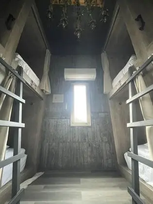 Basic Ortak Ranzalı Oda, Sadece erkekler için