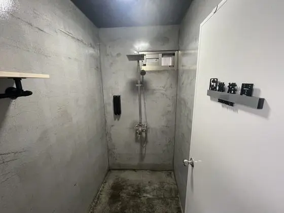 Basic Ortak Ranzalı Oda, Sadece erkekler için