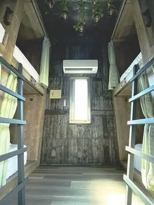 Basic Ortak Ranzalı Oda, Sadece kadınlar için