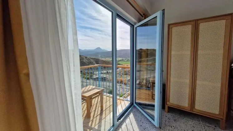 Çift Kişilik, Avlu Manzaralı, Balkonlu