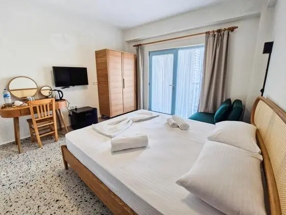 Çift Kişilik, Avlu Manzaralı, Balkonsuz