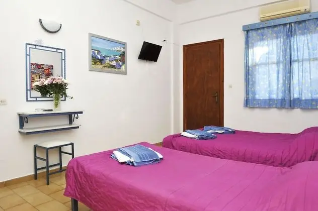 Standard Studio (3 Adults)