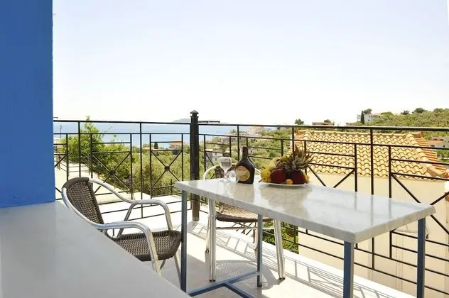 Studio Ground Floor , Partial Sea View (2 adults)