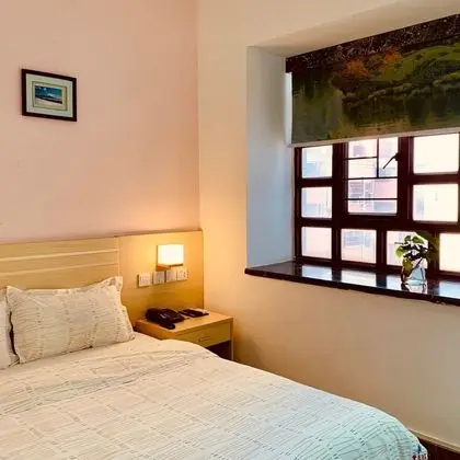 Basic Tek Büyük Yataklı Oda