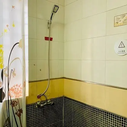 Basic Tek Büyük Yataklı Oda