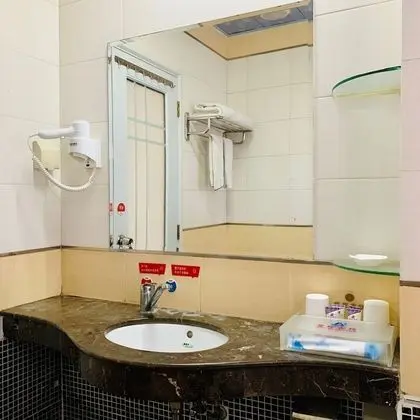 Basic Tek Büyük Yataklı Oda