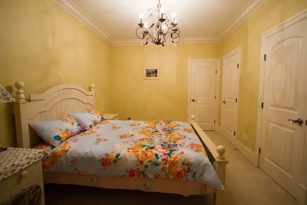 Classic Oda, 1 Büyük (Queen) Boy Yatak, Sigara İçilmez, Ortak Banyo