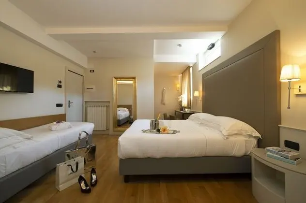 Classic Üç Kişilik Oda