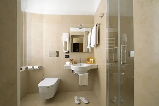 Economy Tek Büyük Yataklı Oda