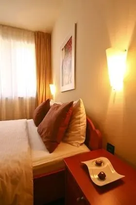 Superior Room with Jacuzzi and Garden View