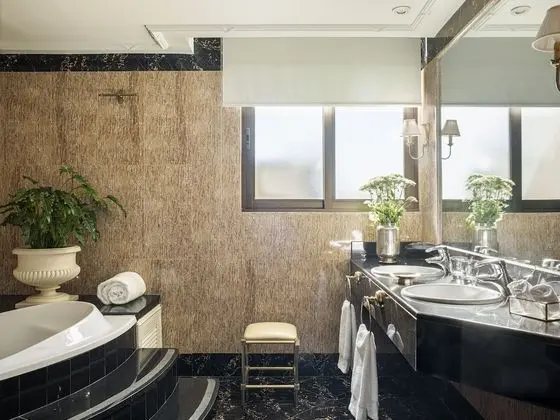Presidential Penthouse Suite Red Level