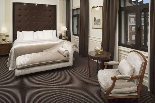 Suite, 1 Bedroom (Red Level Lounge Access 3Adults & 1Child)