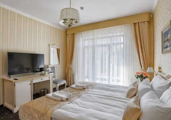 Luxury Tek Büyük Yataklı Oda