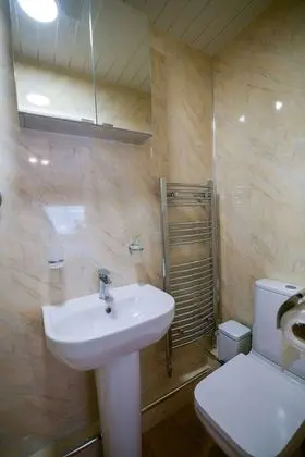 Apart Daire, Banyolu/Duşlu (Apartment 1)