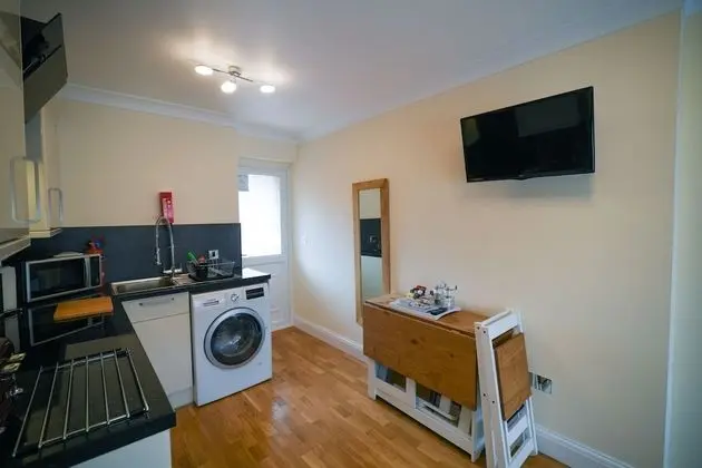 Apart Daire, Banyolu/Duşlu (Apartment 1)