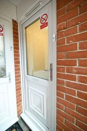 Apart Daire, Banyolu/Duşlu (Apartment 2)