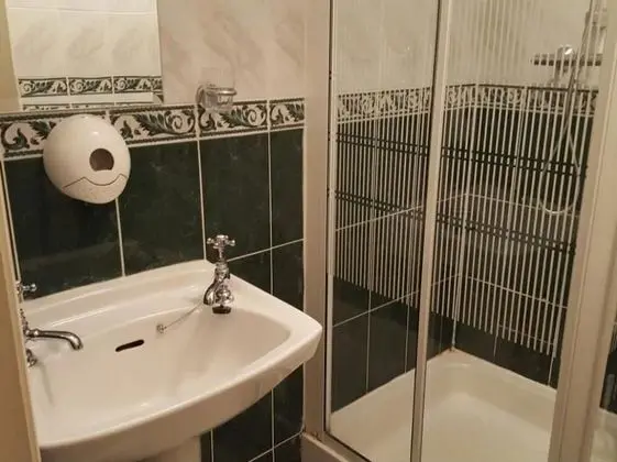 Basic Tek Kişilik Oda, Banyolu/Duşlu