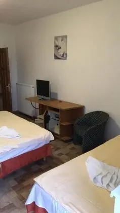 Basic Tek Büyük Yataklı Oda