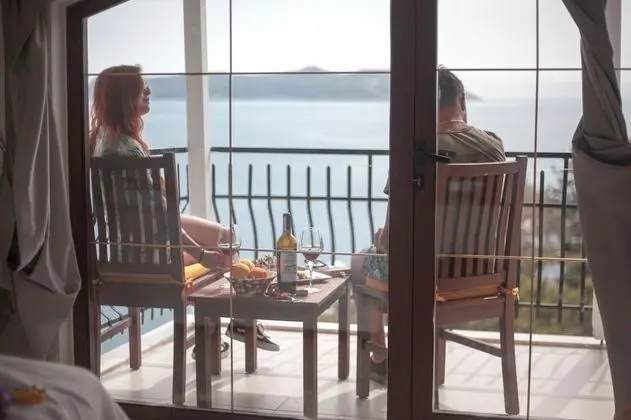 Standard Tek Büyük veya İki Ayrı Yataklı Oda, Deniz Manzaralı