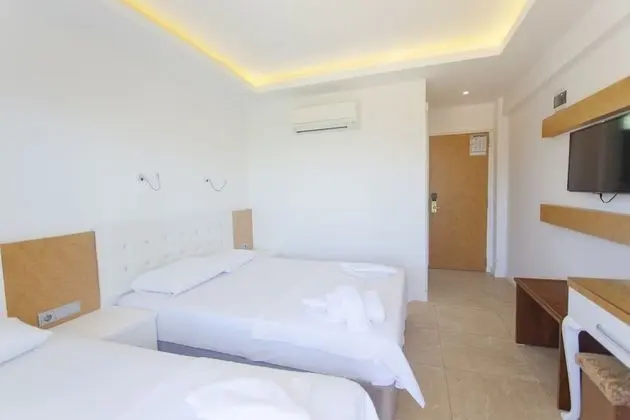 Standard Tek Büyük veya İki Ayrı Yataklı Oda, Deniz Manzaralı