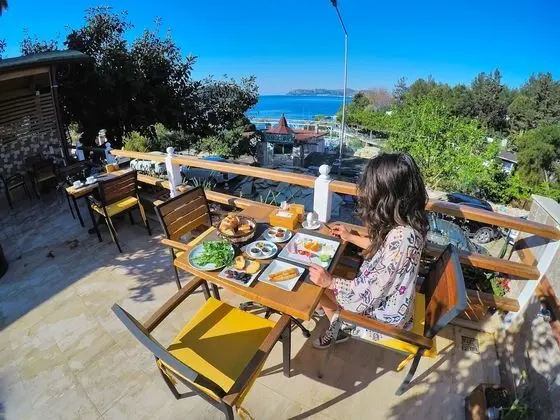 Standard Tek Büyük veya İki Ayrı Yataklı Oda, Deniz Manzaralı