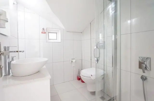 Standard Tek Büyük veya İki Ayrı Yataklı Oda, Deniz Manzaralı