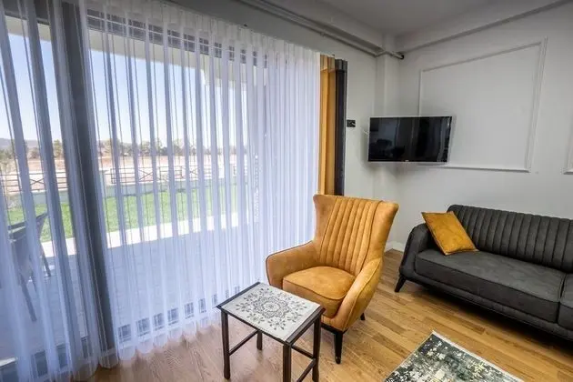 Şehir Manzaralı Havuzlu - Bahçeli (Villa Fiyatı)