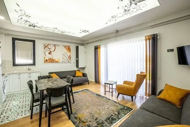 Şehir Manzaralı Havuzlu - Bahçeli (Villa Fiyatı)