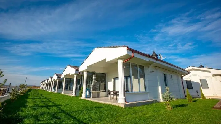 Şehir Manzaralı Havuzlu - Bahçeli (Villa Fiyatı)