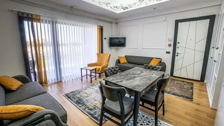 Şehir Manzaralı Havuzlu - Bahçeli (Villa Fiyatı)