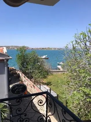 Tek Kişilik, Şehir Manzaralı