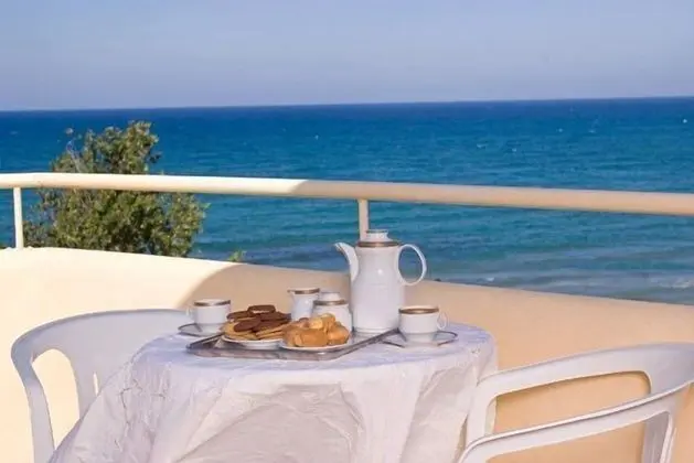 Tek Büyük veya İki Ayrı Yataklı Oda, Deniz Manzaralı