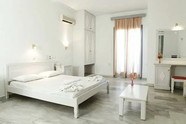 Tek Büyük veya İki Ayrı Yataklı Oda, Kısmi Deniz Manzaralı