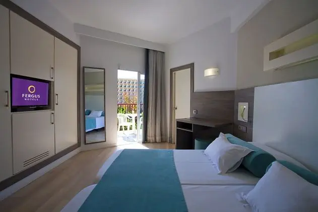 Tek Büyük Yataklı Oda, Balkon, Havuz Manzaralı (2 adults)