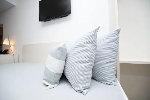 Deluxe Dört Kişilik Oda, Havuz Manzaralı
