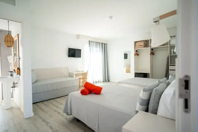 Deluxe Üç Kişilik Oda, Havuz Manzaralı (2 adults and 1 child)