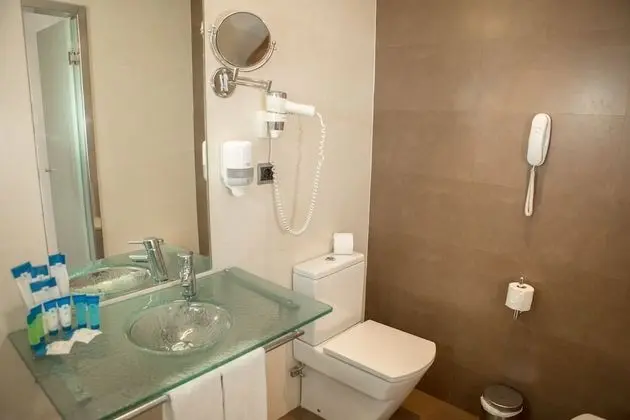 Standard Büyük Yataklı Tek Kişilik Oda