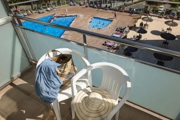 Tek Büyük Yataklı Oda, Havuz Manzaralı (2 Adults)