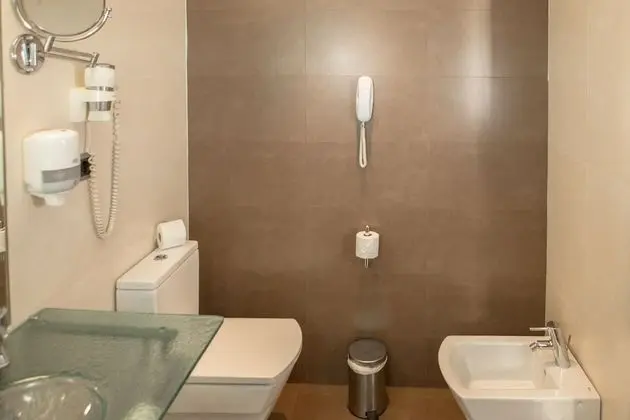 Tek Büyük Yataklı Oda, Havuz Manzaralı (2 Adults)