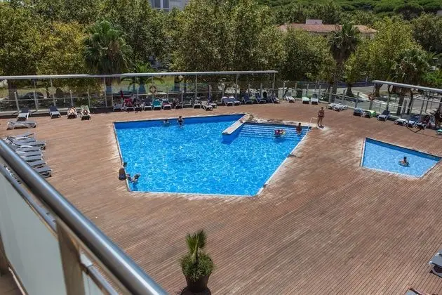 Tek Büyük Yataklı Oda, Havuz Manzaralı (2 Adults)