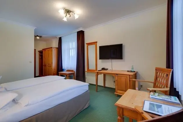 Tek Büyük Yataklı Oda