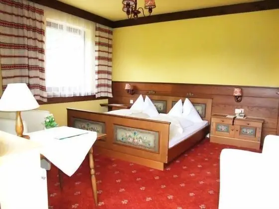 Tek Büyük Yataklı Oda, Balkon, Dağ Manzaralı