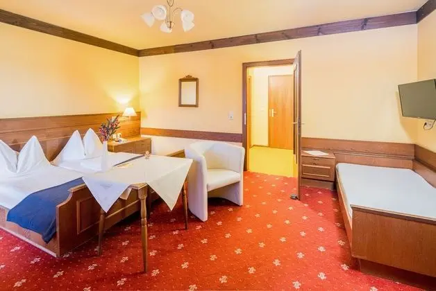 Üç Kişilik Oda, Balkon, Dağ Manzaralı