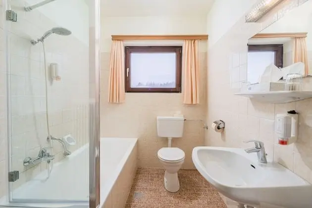 Üç Kişilik Oda, Balkon, Dağ Manzaralı