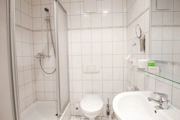 Tek Büyük Yataklı Oda, Bahçe Manzaralı